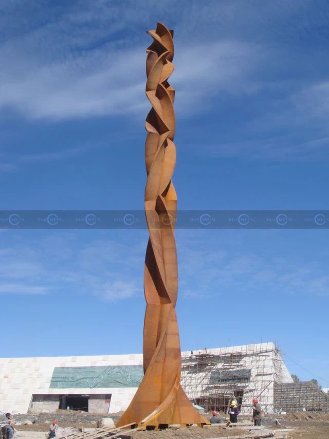 Скульптура из углеродистой стали